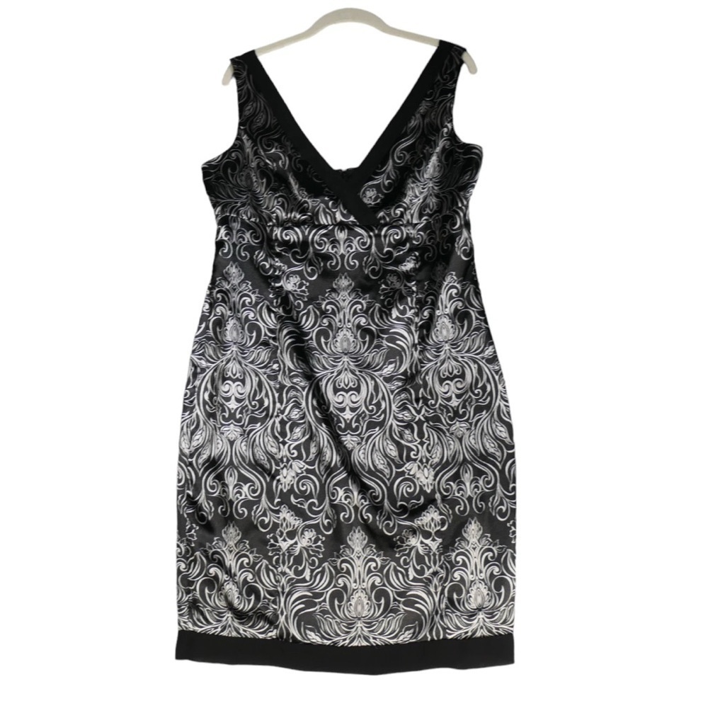Jones Wear Dress Womens Size 16 Black Silver V Neck Pencil
